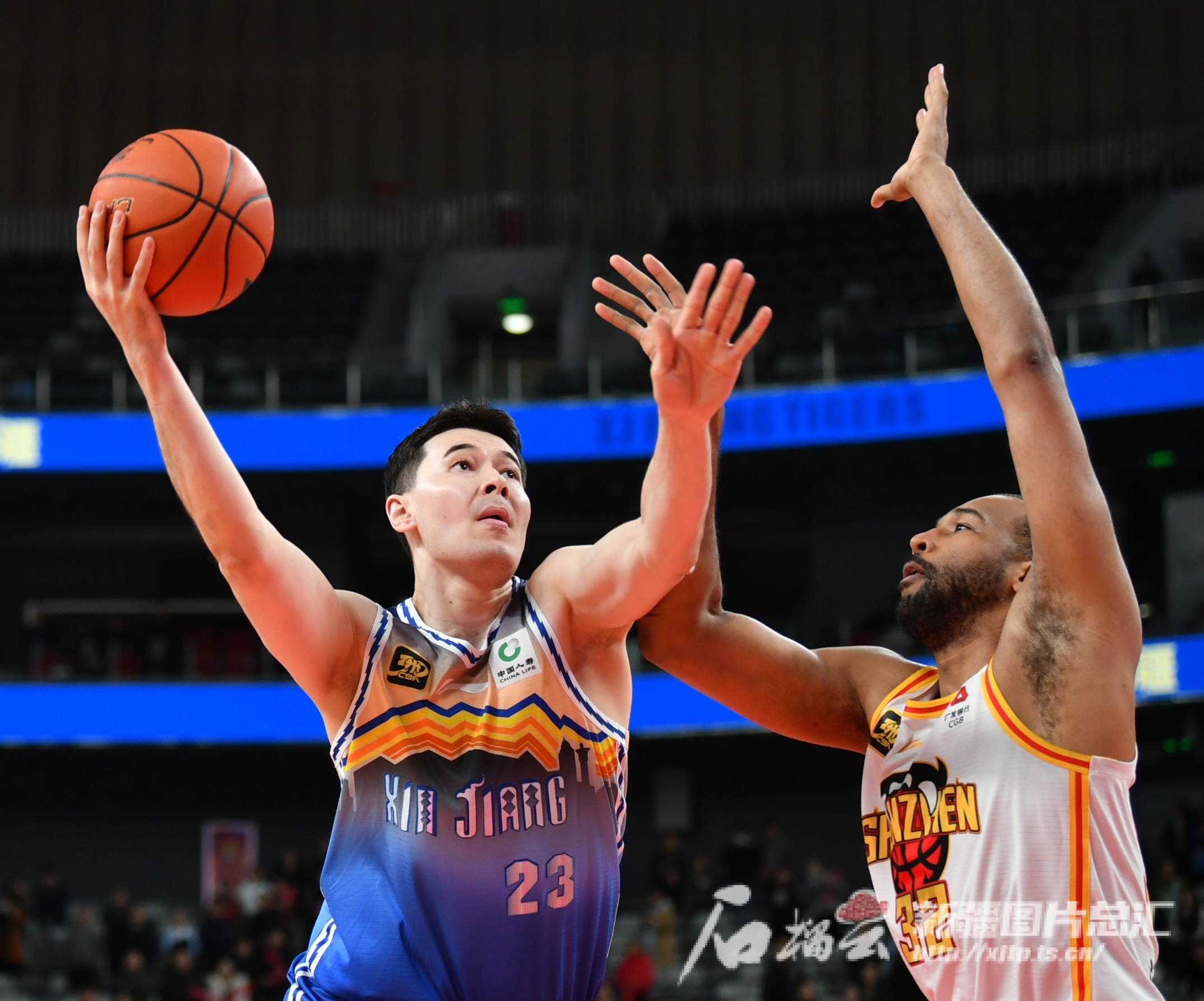 爱游戏-深圳男篮训练开放日；加时末段远射贴柱引欢呼；荷甲在即；数据趋势出现新变化的简单介绍-爱游戏