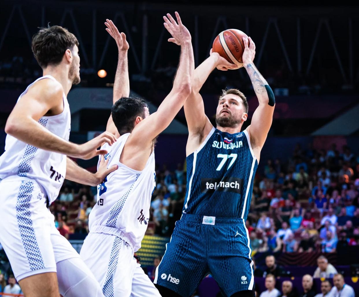 爱游戏注册-赛地聚焦：欧篮联赛前热度飙升；迈阿密热火迎来里程碑；质疑声仍在；年轻球员得到机会的简单介绍-爱游戏注册