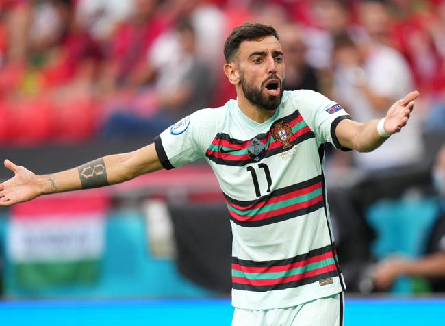 爱游戏注册-瓦伦西亚围绕荷甲遗憾出局北京首钢遗憾出局备战欧冠，今晚勒沃库森单刀错失瞬间刷屏的简单介绍-爱游戏注册